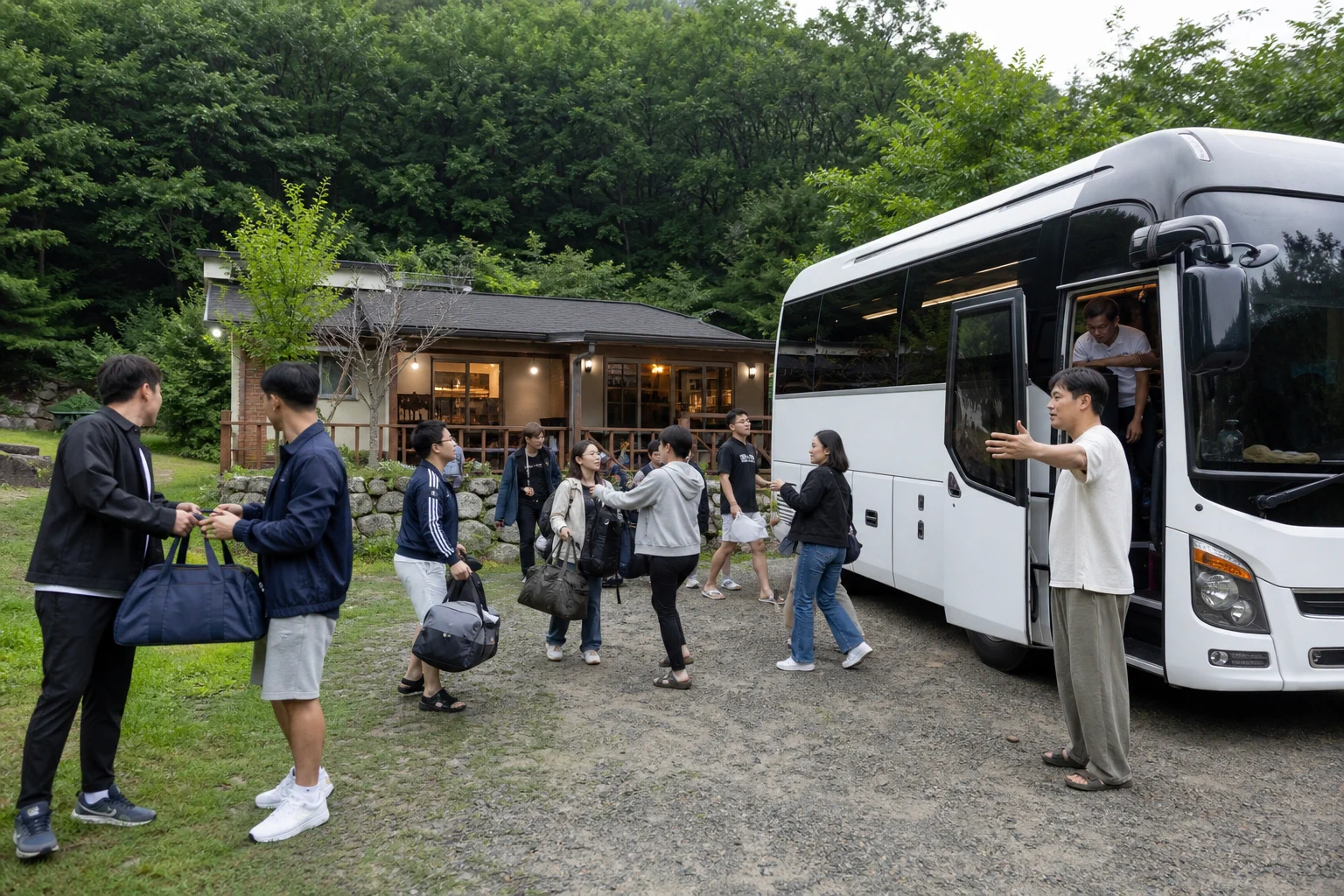 가족여행 운전자가 안전한 휴게 장소에서 쉬는 모습